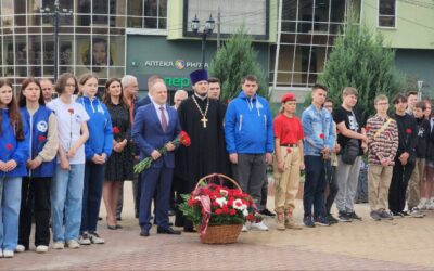Благочинный Пушкинского церковного округа принял участие в открытии мемориальной доски Героям Советского Союза